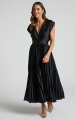 Della Midi Dress – Black Plunging Neckline Pleated Dress with Short Sleeves