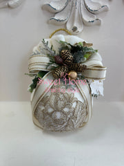 FIORI DI LENA Pallina Natalizia in Velluto e Pizzo