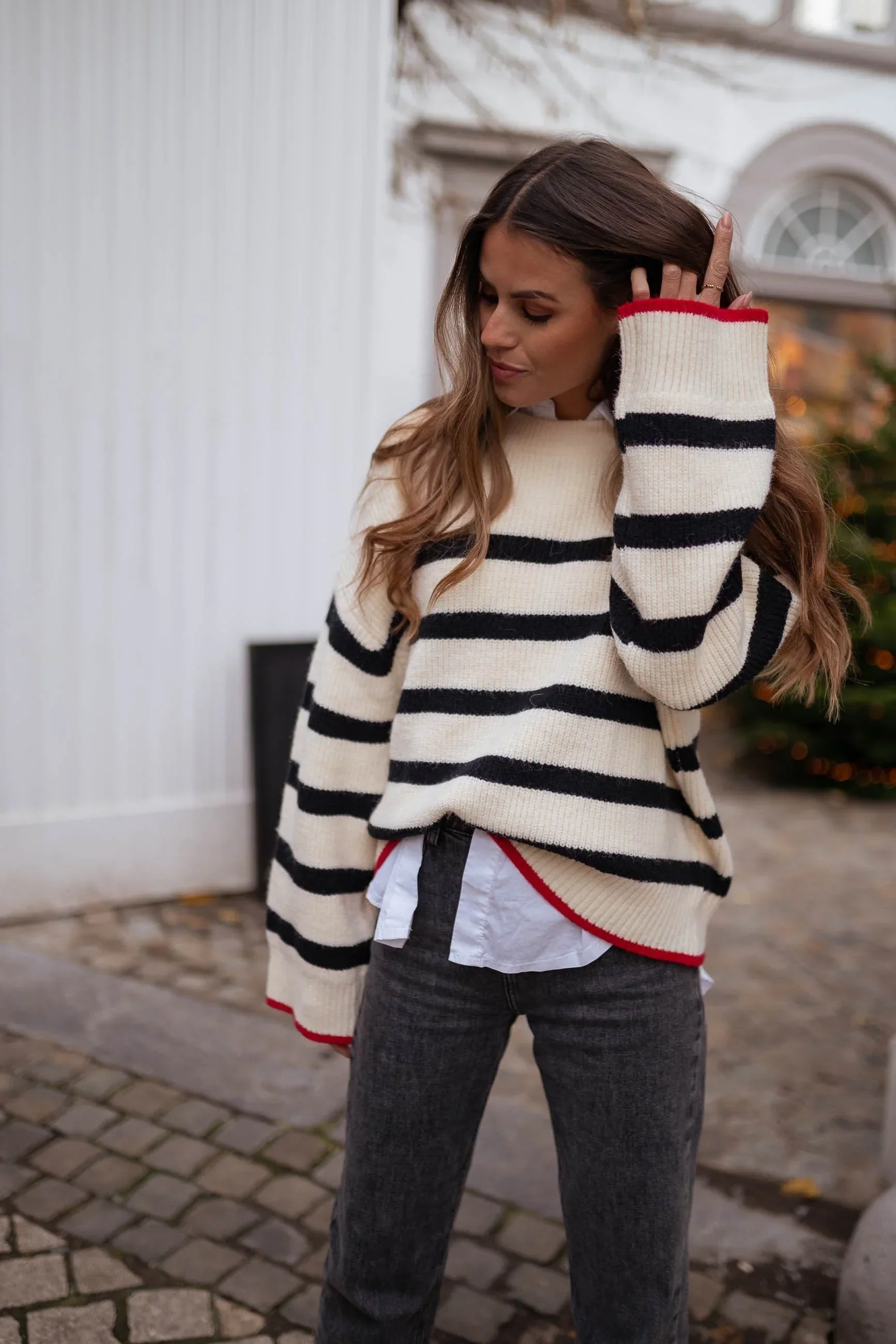 Ariba sweater with lines