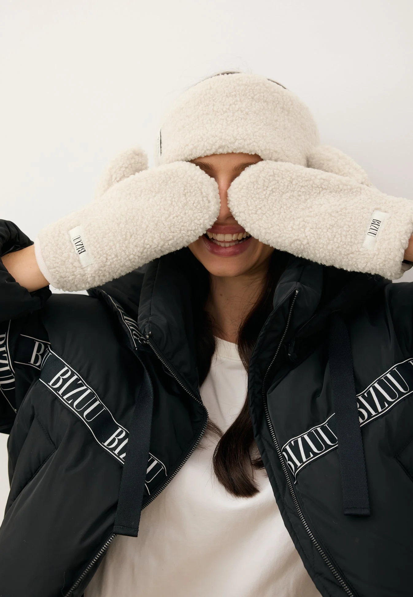 Kremowe rękawiczki z imitacji kożuszka SNUGGIE