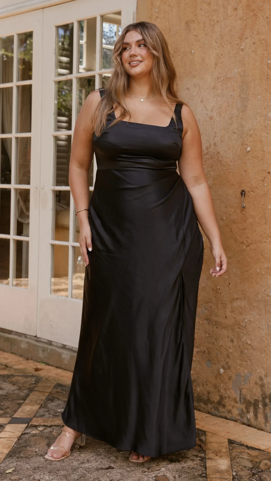 Alaria Maxi Dress - Black