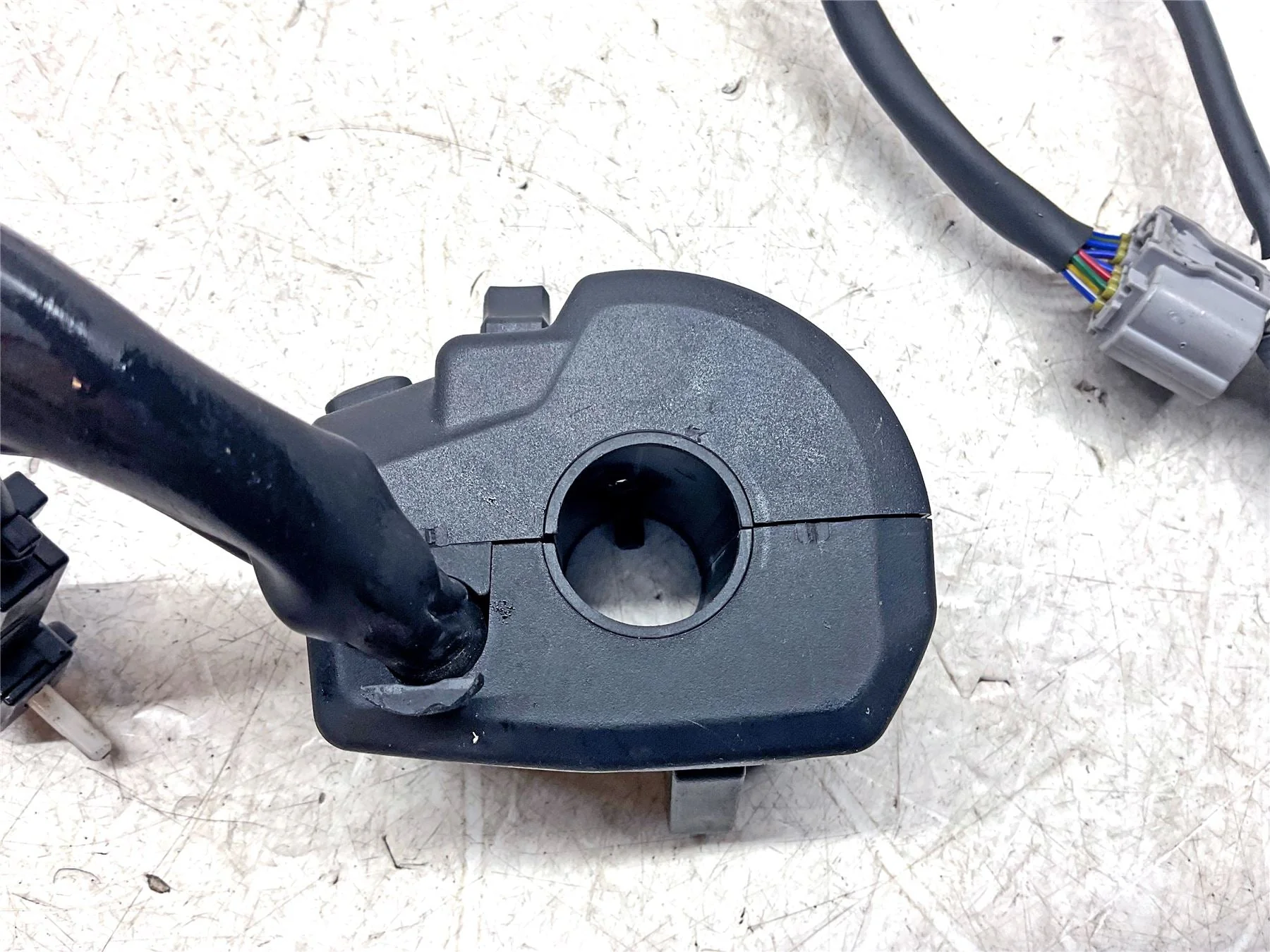 2025 Triumph Trident 660 Left Switchgear - T2042982