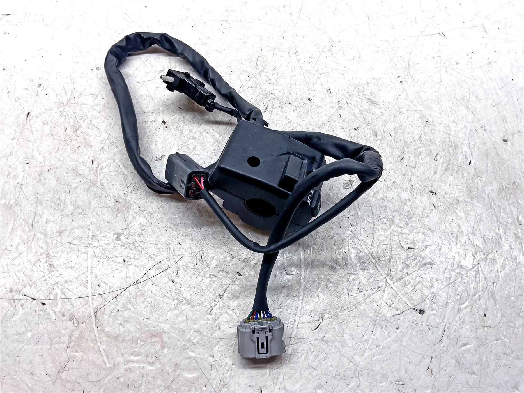 2025 Triumph Trident 660 Left Switchgear - T2042982