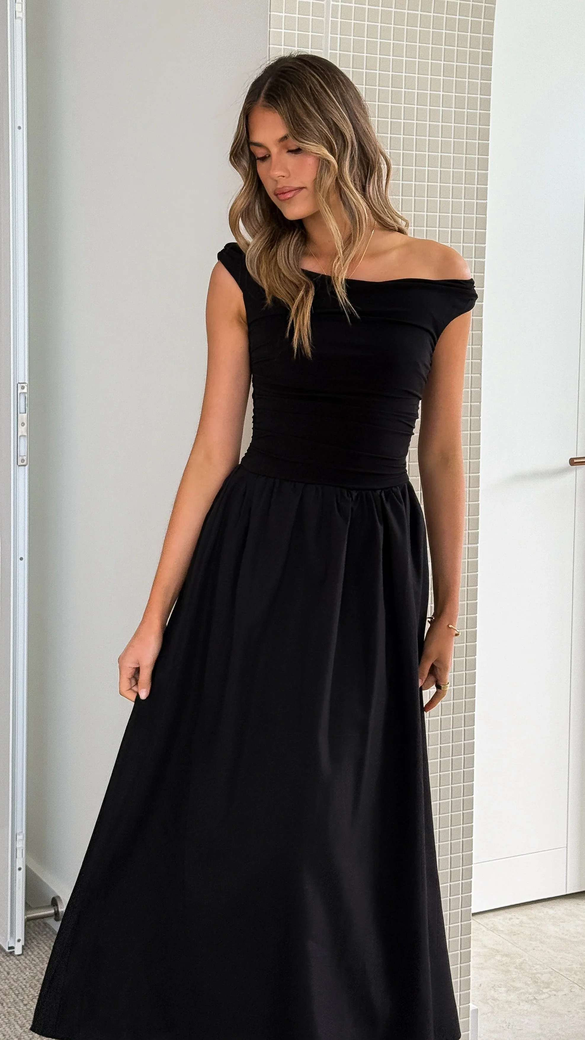 Immy Midi Dress - Black